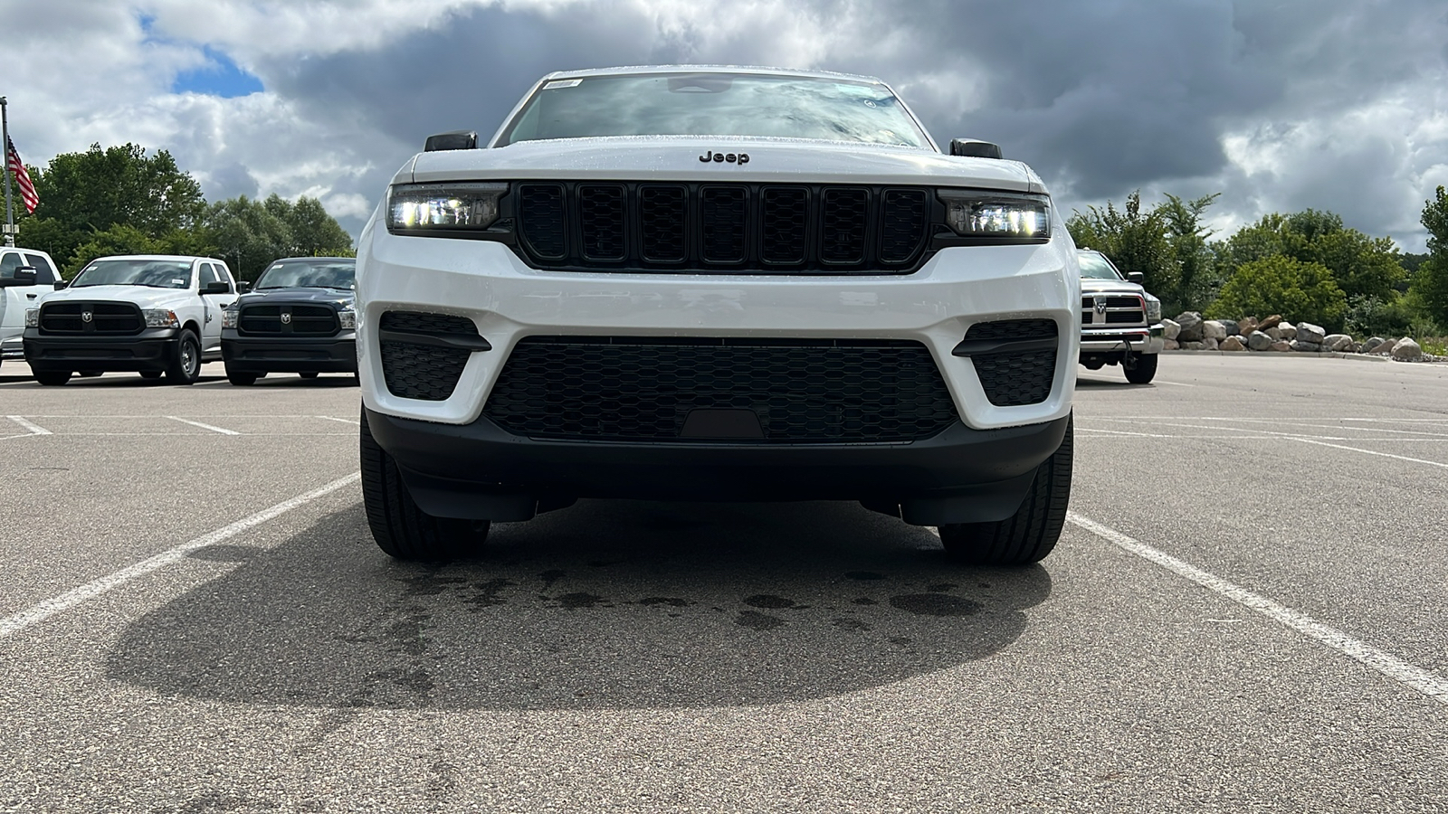 2024 Jeep Grand Cherokee Altitude X 12