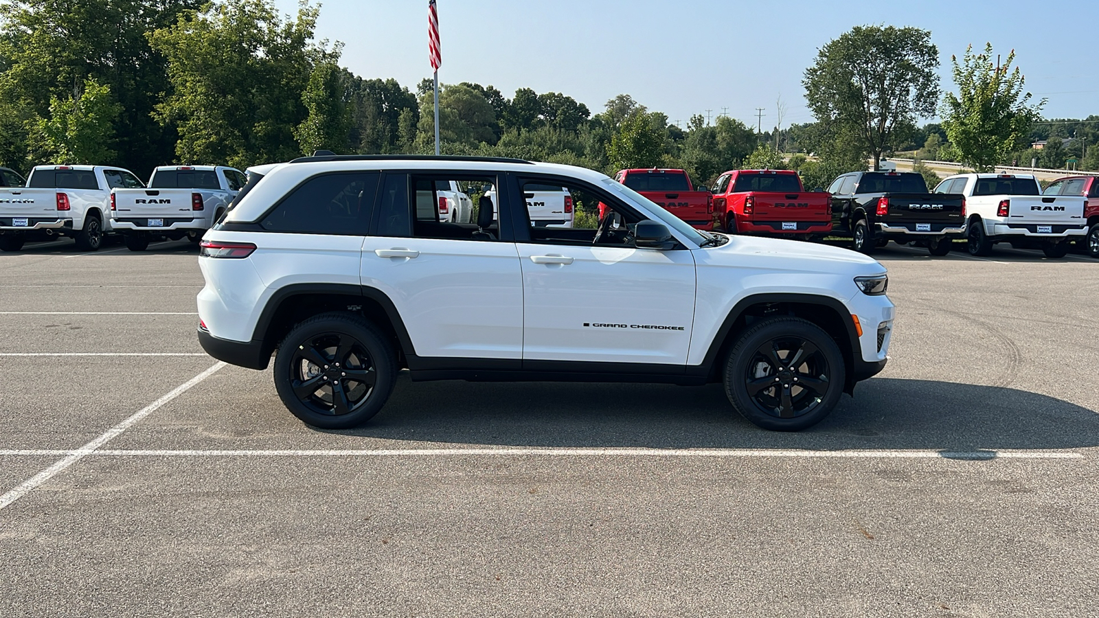 2024 Jeep Grand Cherokee Limited 3