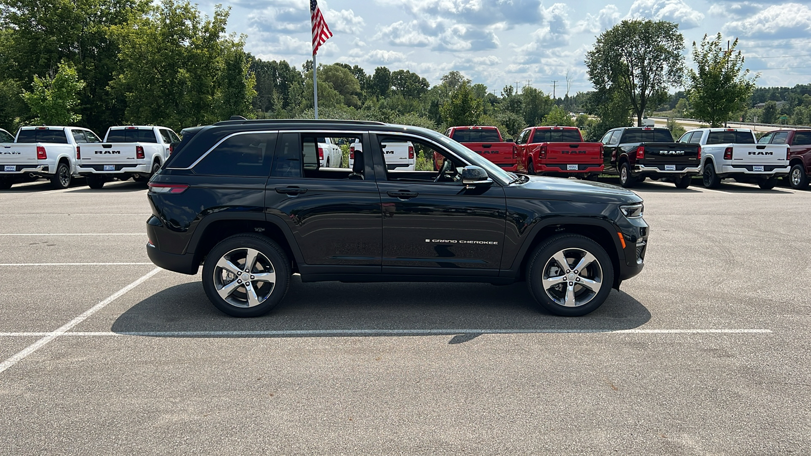 2024 Jeep Grand Cherokee Limited 3