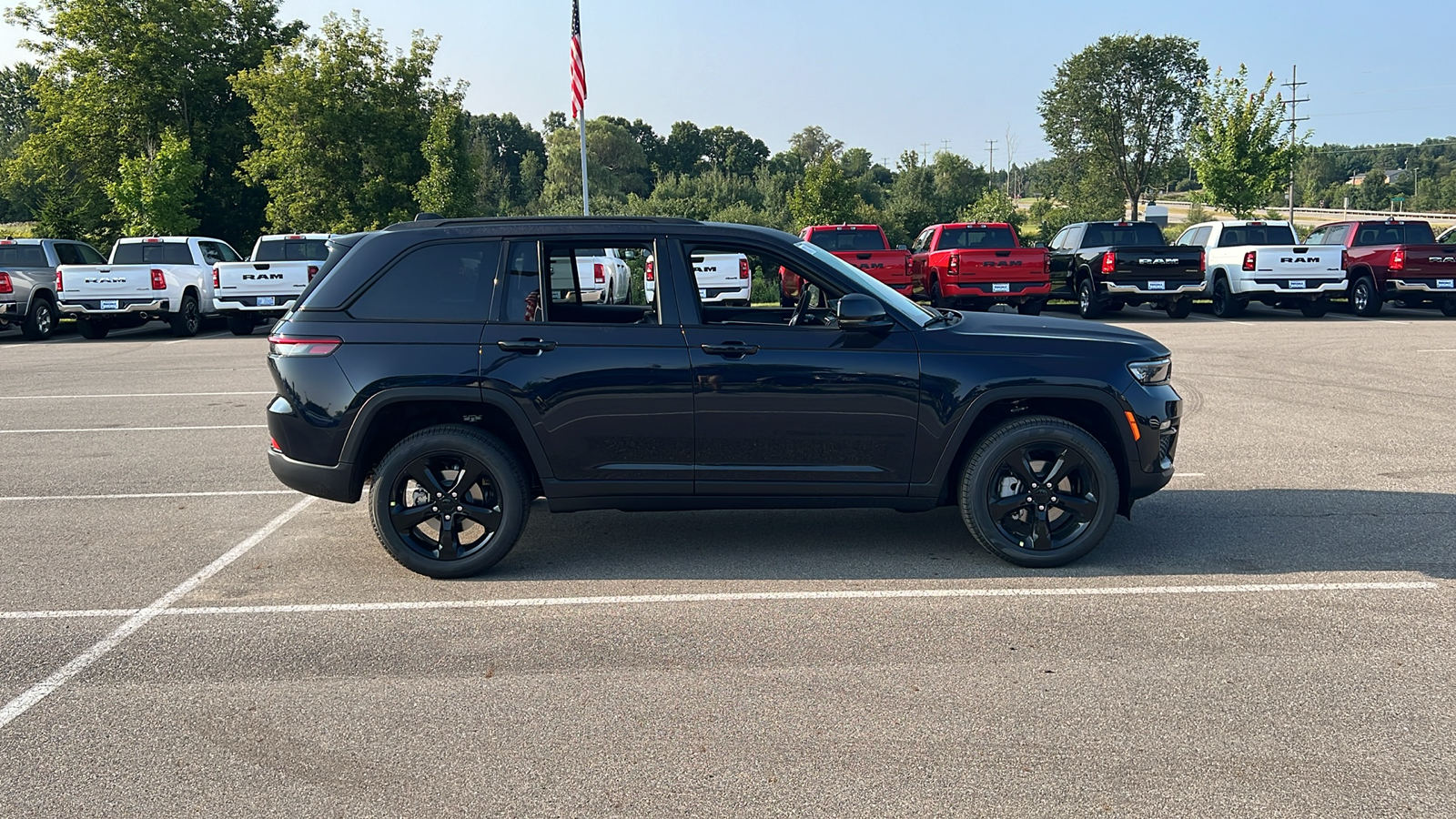 2024 Jeep Grand Cherokee Limited 3