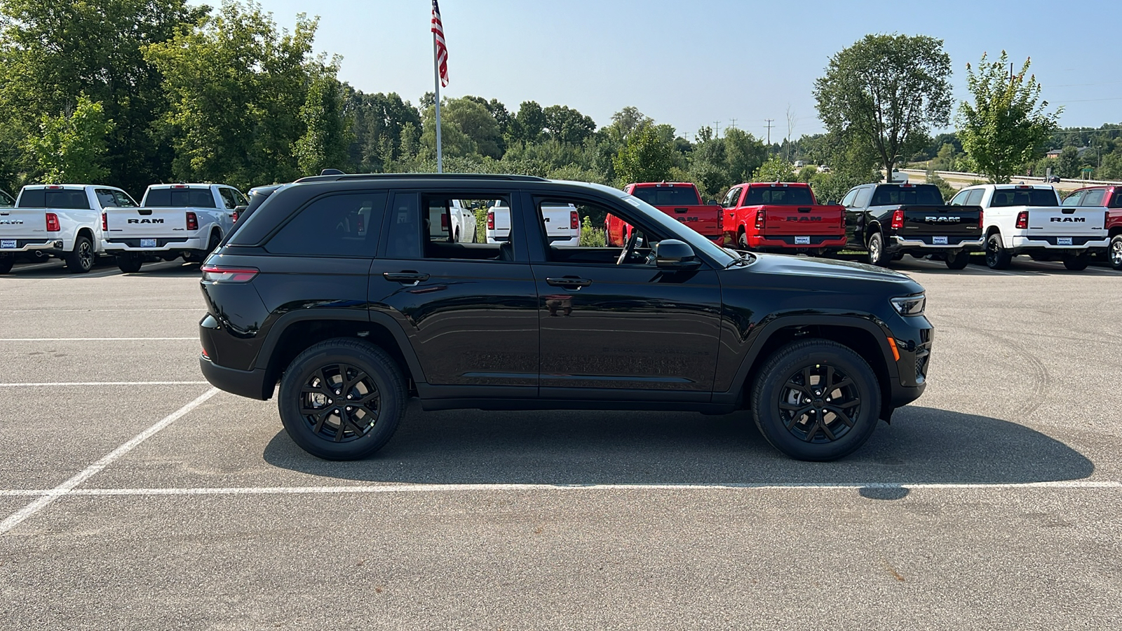 2024 Jeep Grand Cherokee Altitude X 3