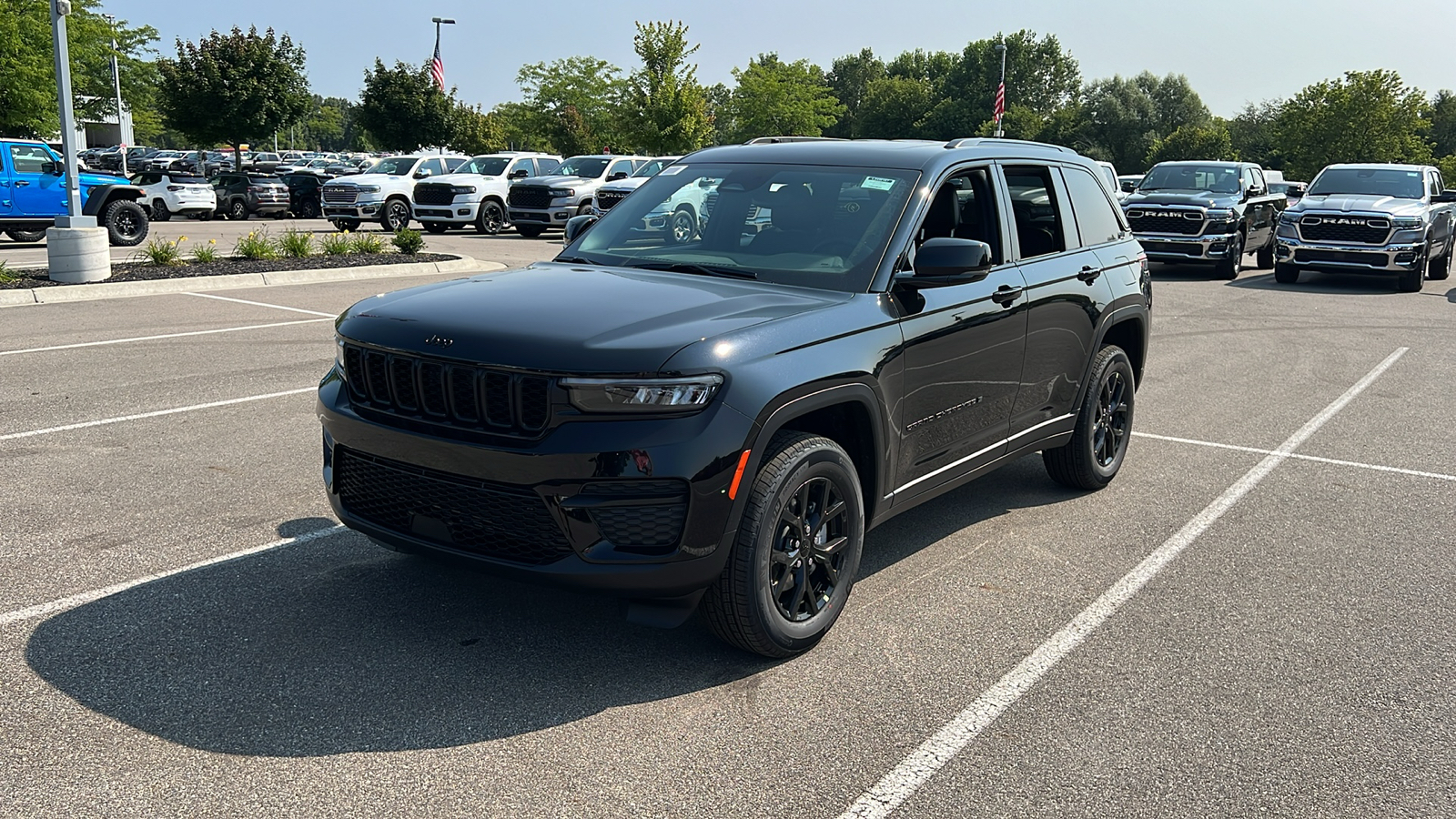 2024 Jeep Grand Cherokee Altitude X 8