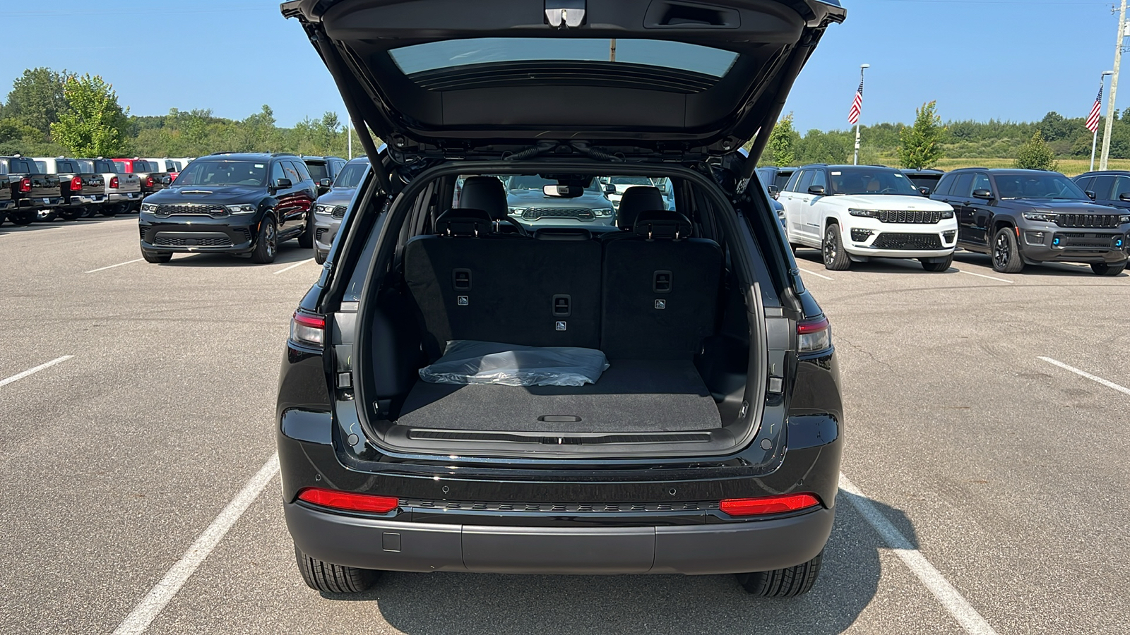 2024 Jeep Grand Cherokee Altitude X 13