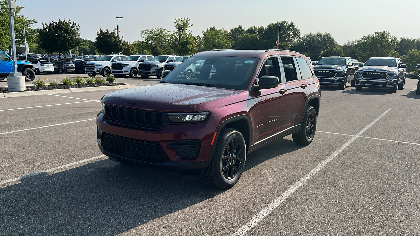 2024 Jeep Grand Cherokee Altitude X 8