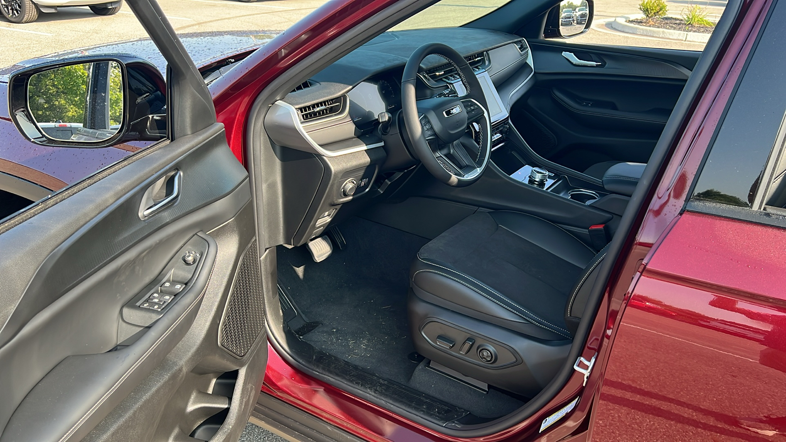 2024 Jeep Grand Cherokee Altitude X 15