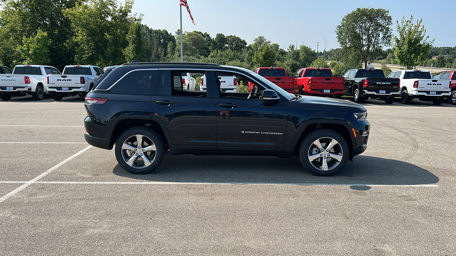 2024 Jeep Grand Cherokee Limited 3