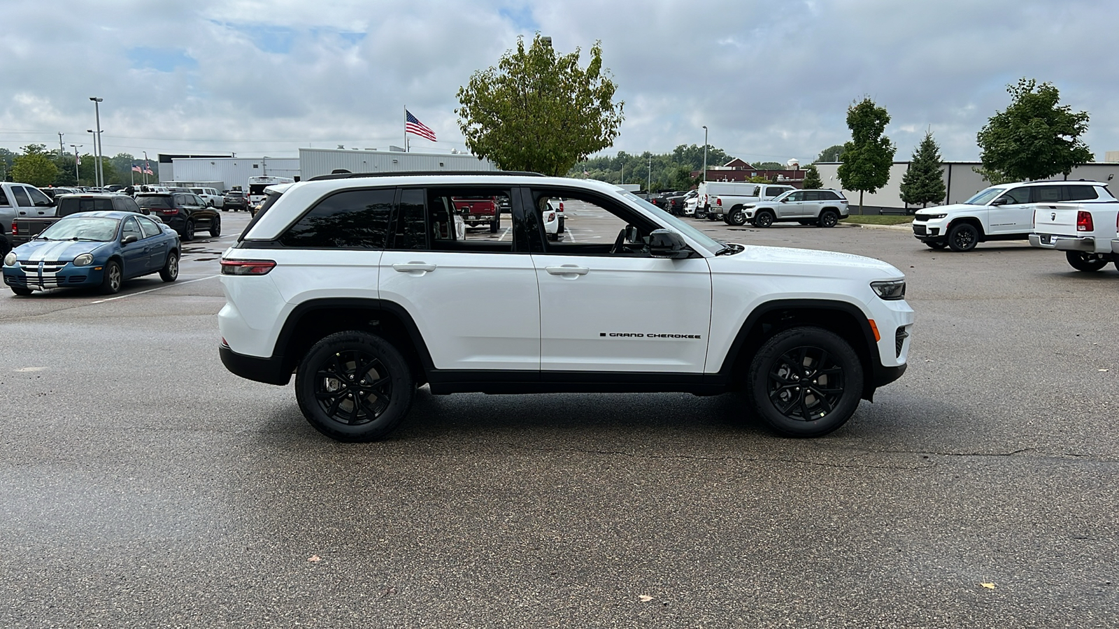 2024 Jeep Grand Cherokee Altitude X 3