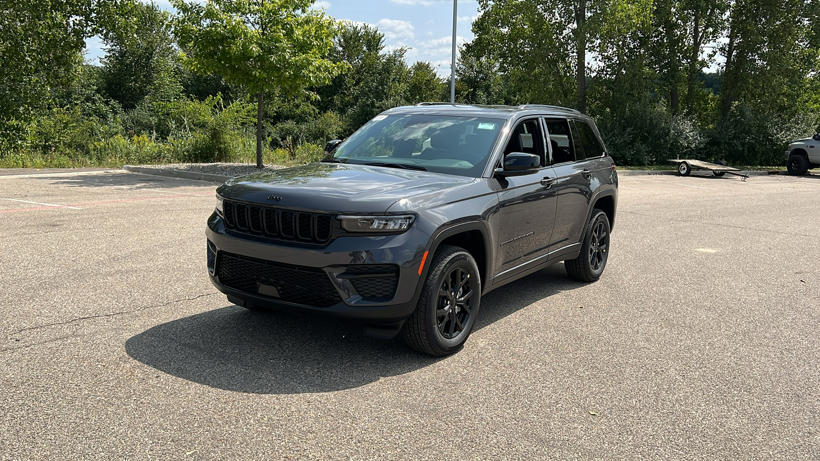 2024 Jeep Grand Cherokee Altitude X 8