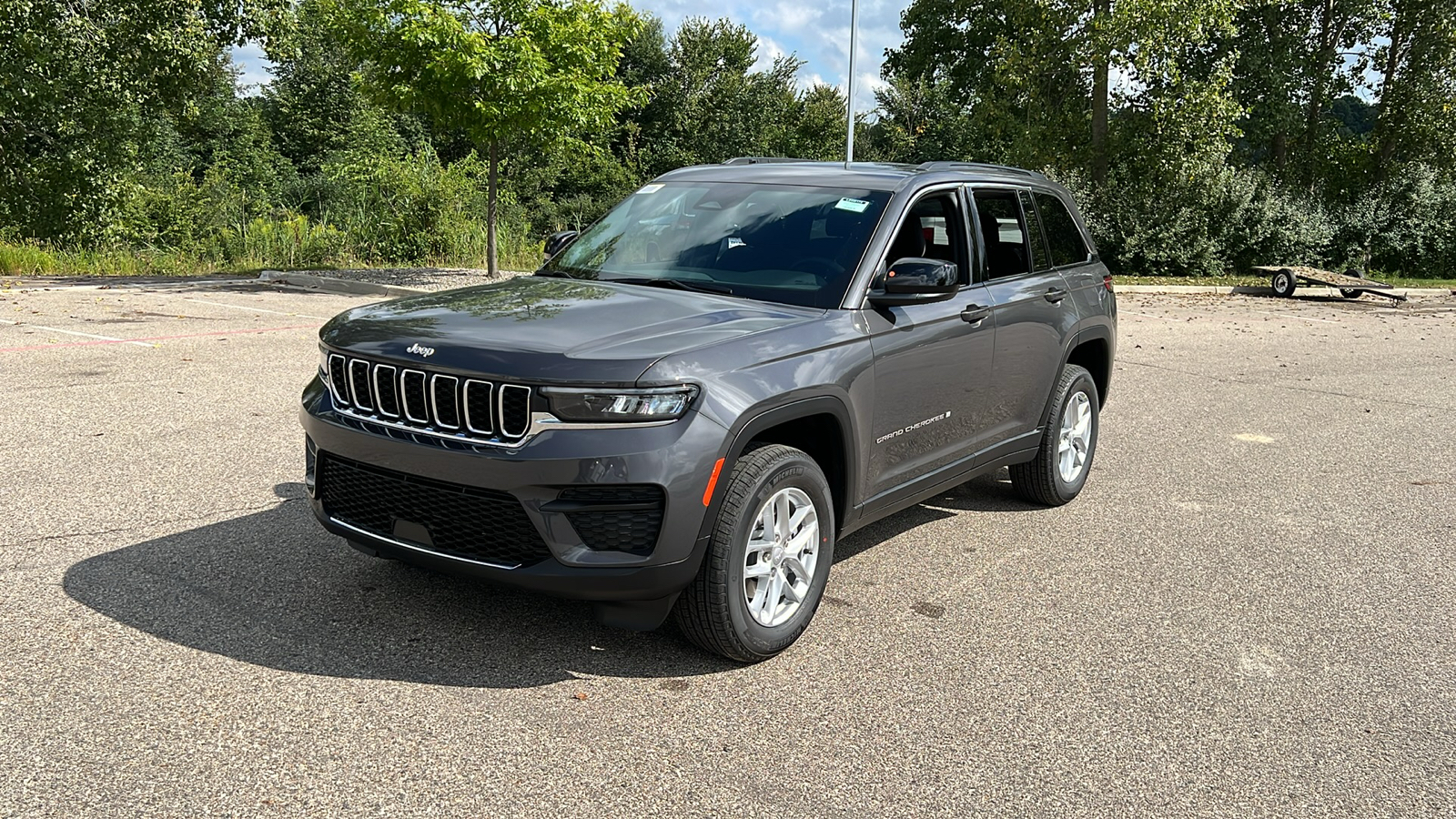 2024 Jeep Grand Cherokee Laredo 8