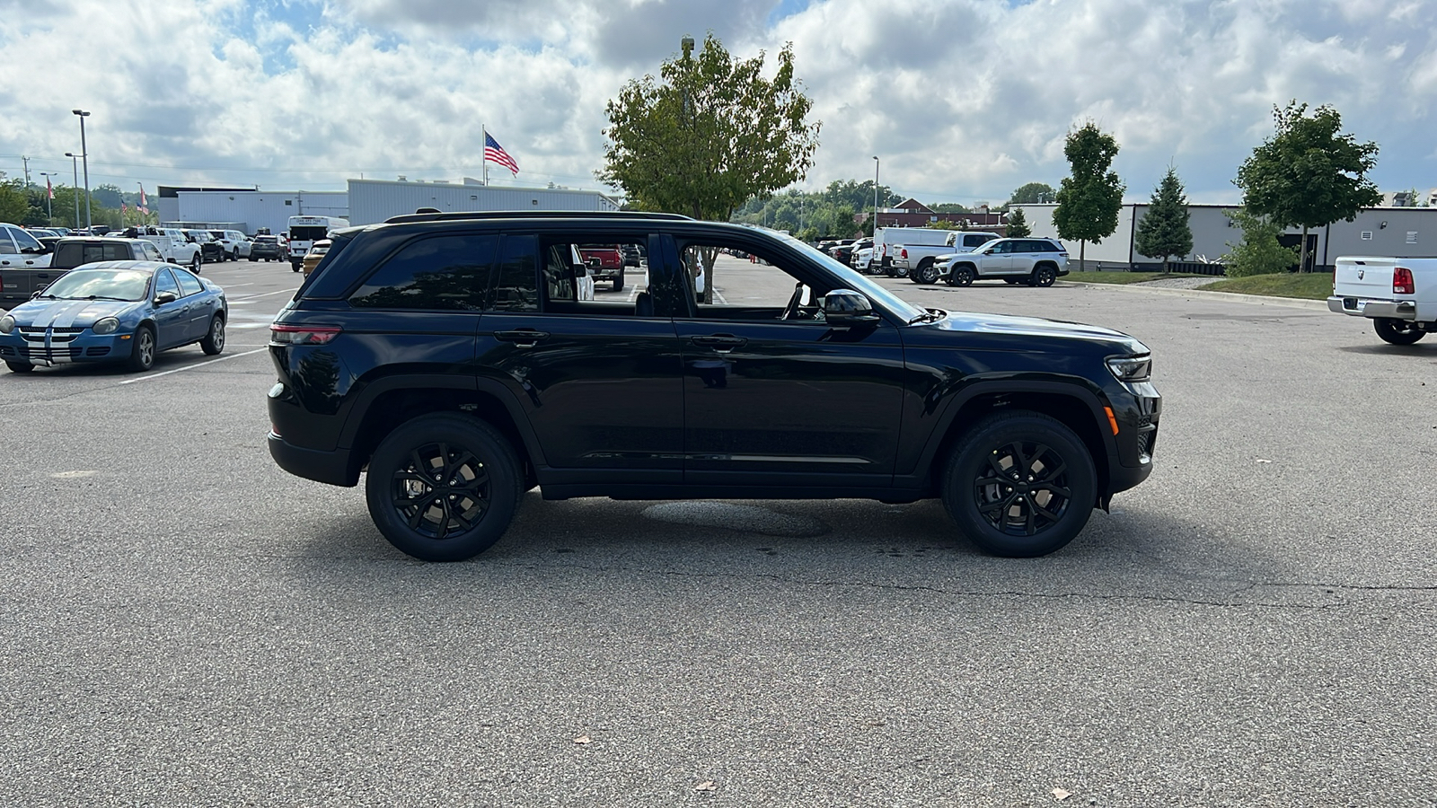 2024 Jeep Grand Cherokee Altitude X 3