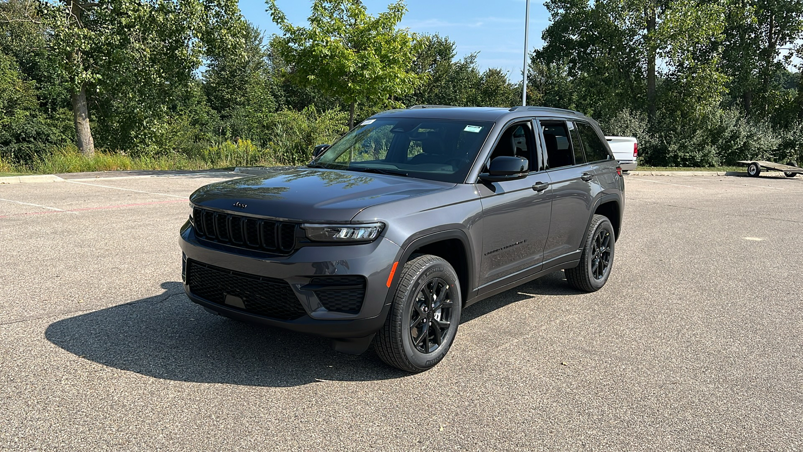 2024 Jeep Grand Cherokee Altitude X 8