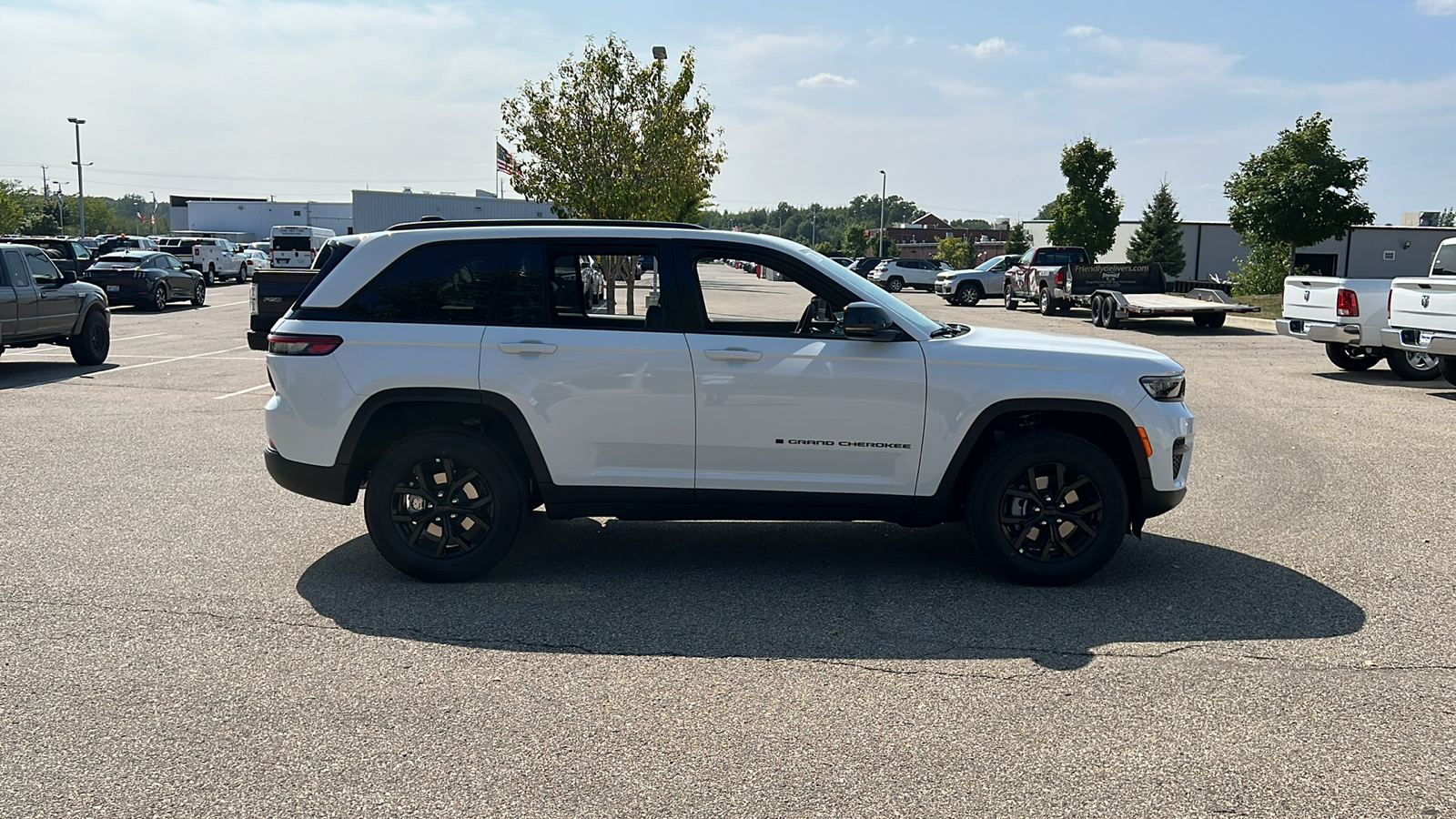 2024 Jeep Grand Cherokee Altitude X 3