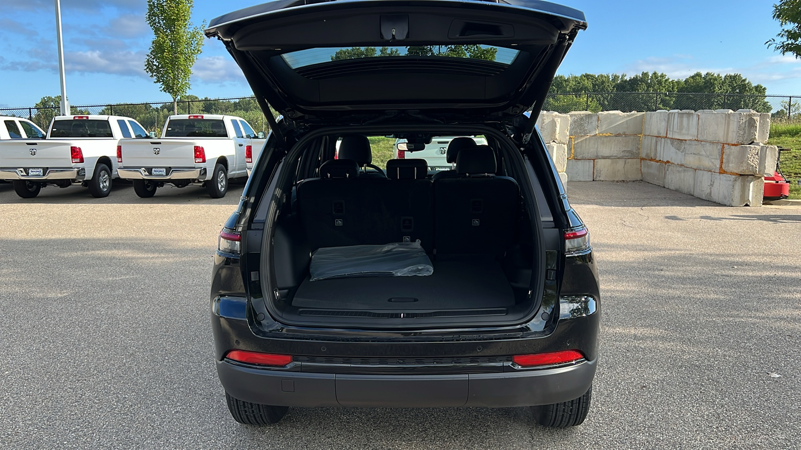 2024 Jeep Grand Cherokee Altitude X 13