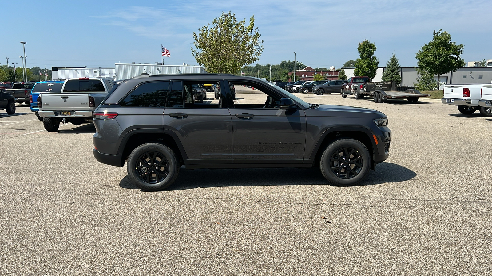 2024 Jeep Grand Cherokee Altitude 3