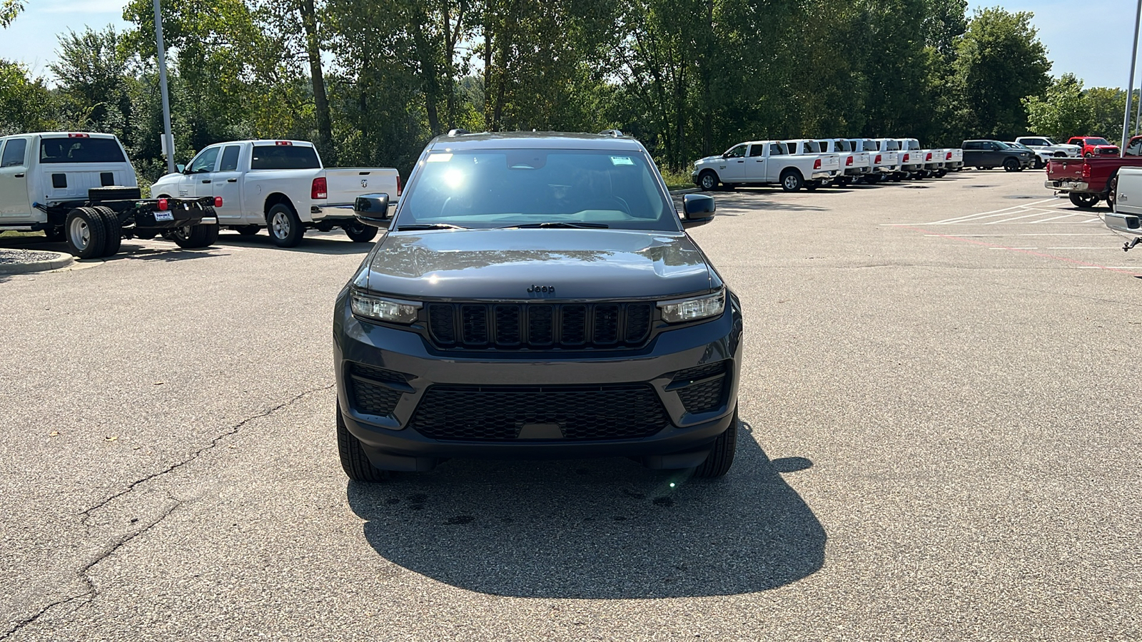 2024 Jeep Grand Cherokee Altitude 9