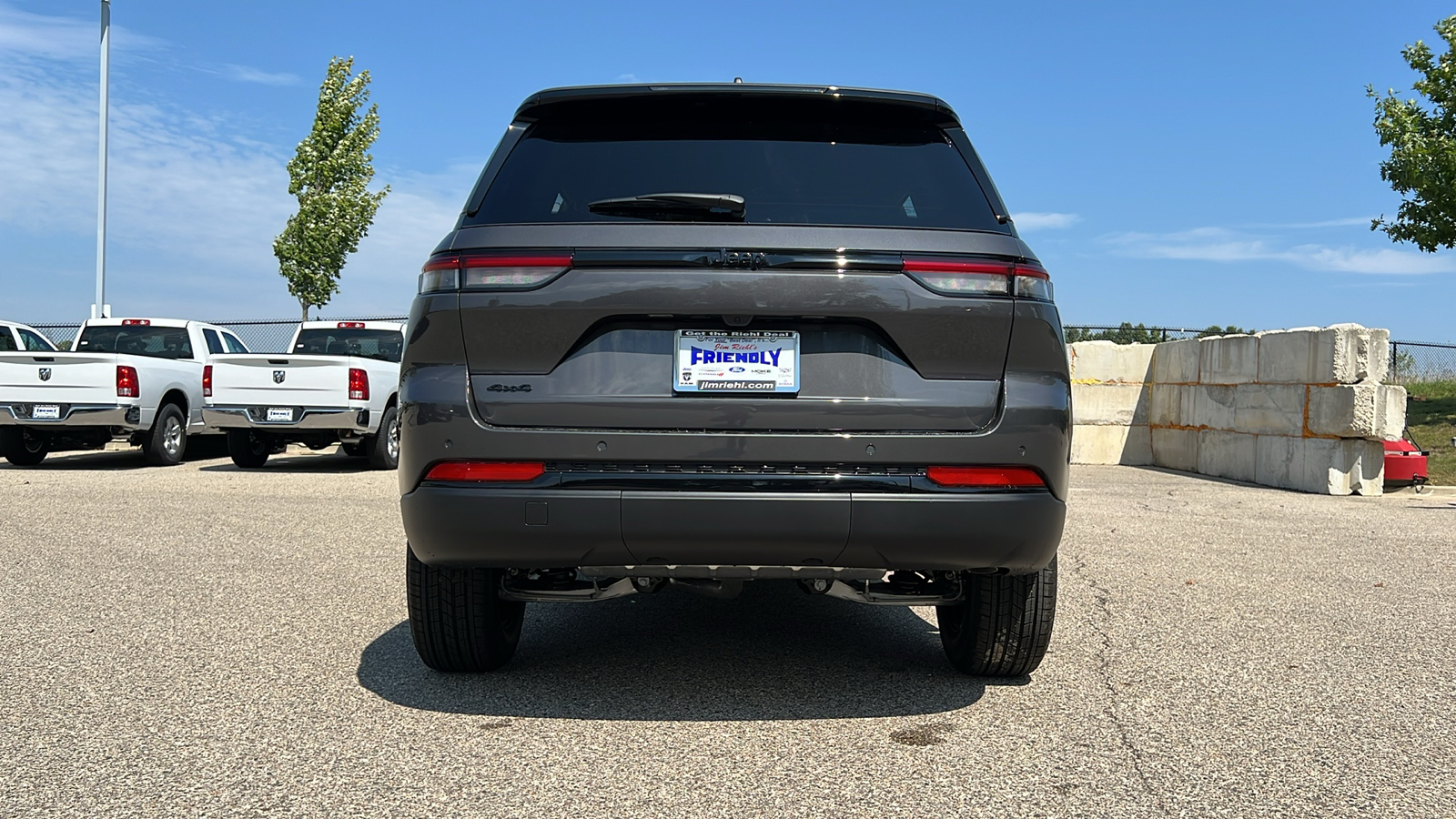 2024 Jeep Grand Cherokee Altitude 14