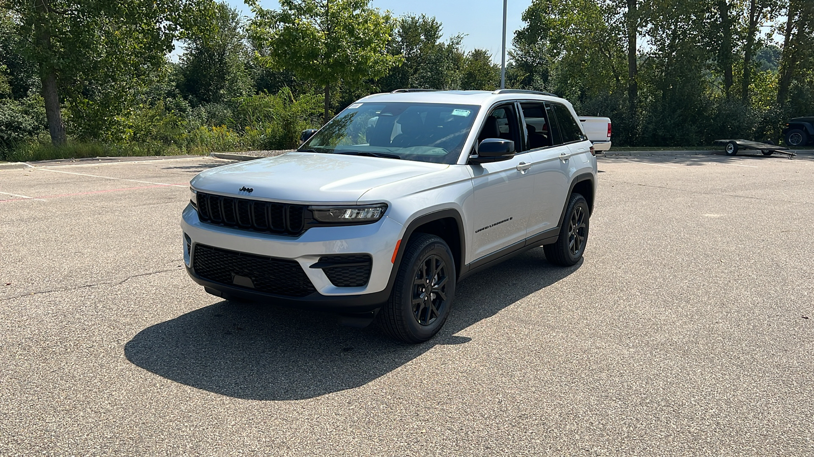 2024 Jeep Grand Cherokee Altitude X 8