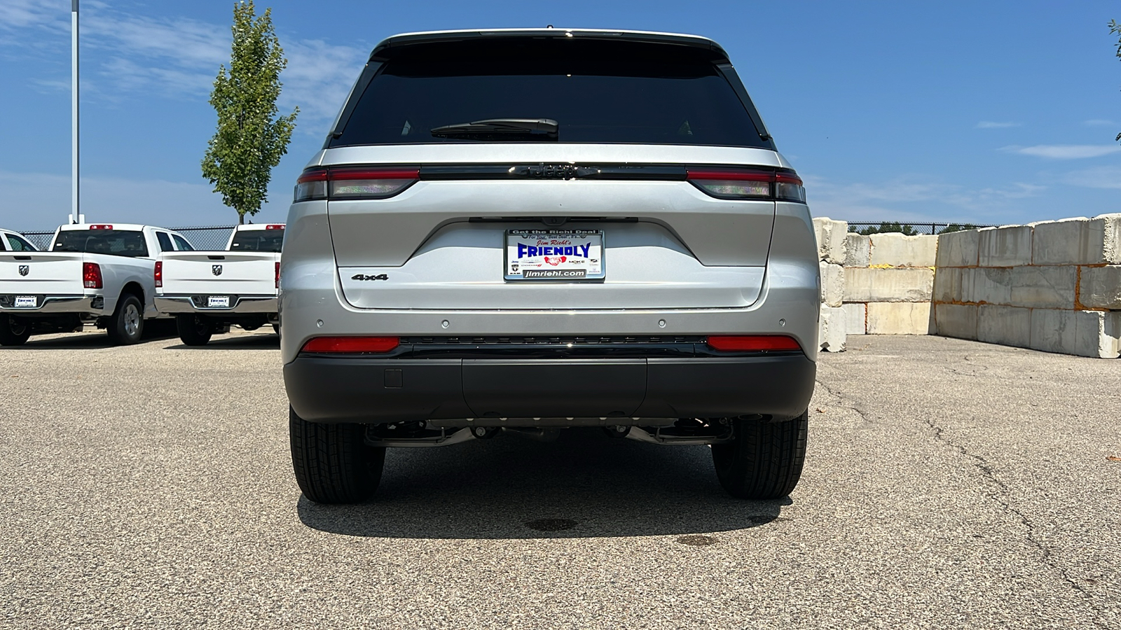 2024 Jeep Grand Cherokee Altitude X 14