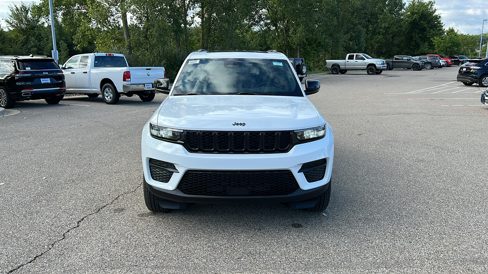 2024 Jeep Grand Cherokee Altitude X 9