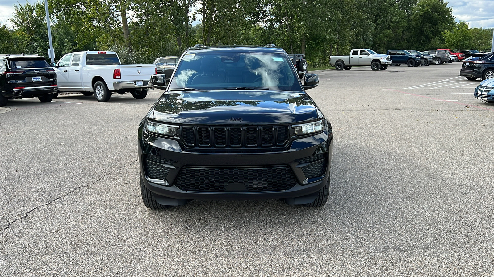 2024 Jeep Grand Cherokee Altitude X 9