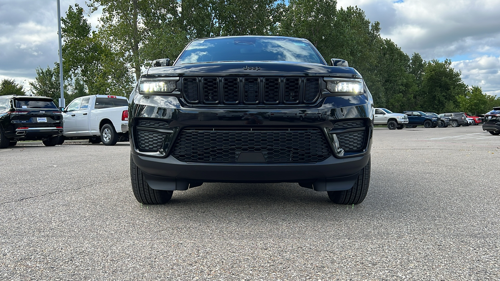 2024 Jeep Grand Cherokee Altitude X 12