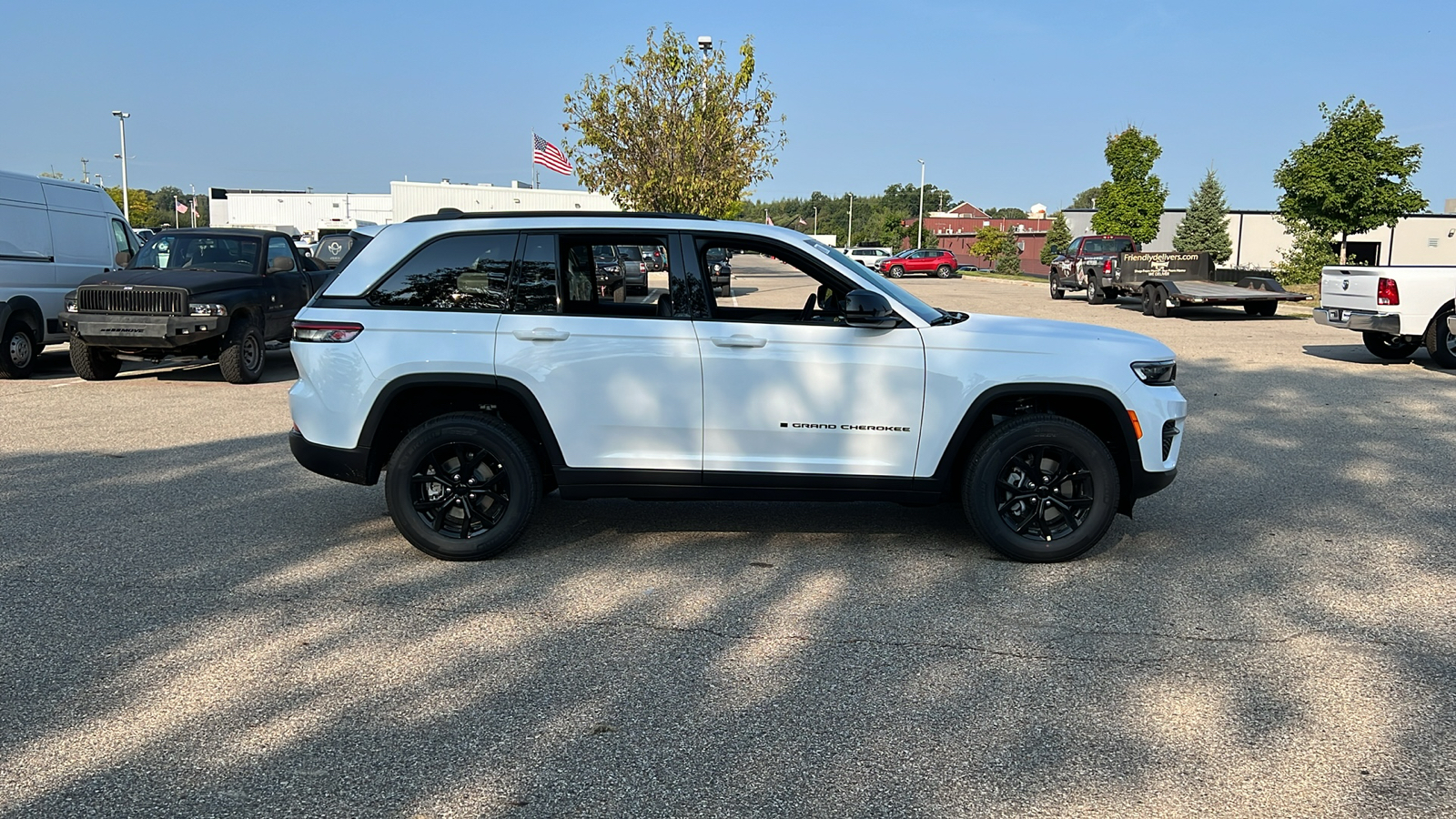 2024 Jeep Grand Cherokee Altitude 3