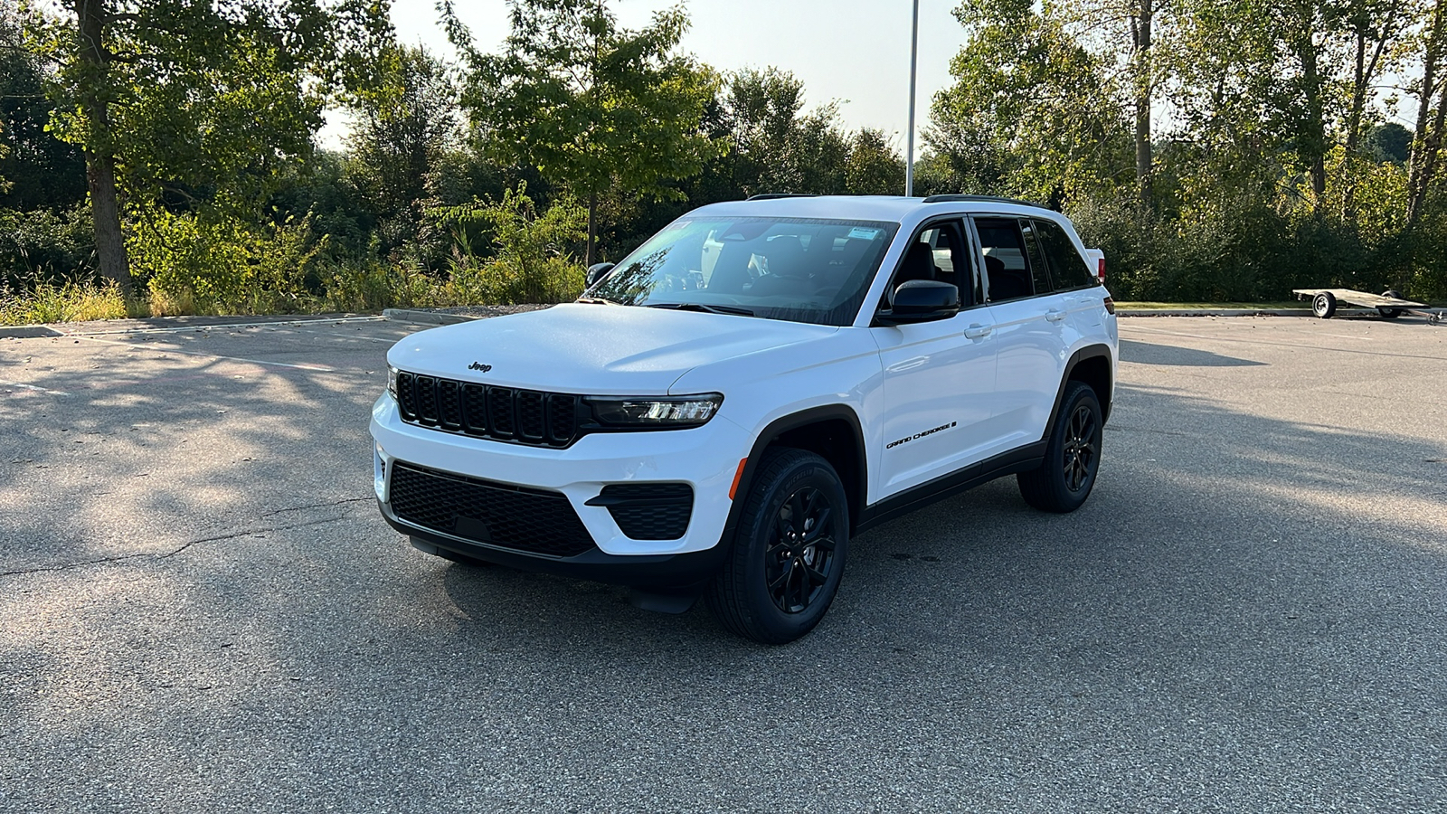 2024 Jeep Grand Cherokee Altitude 8