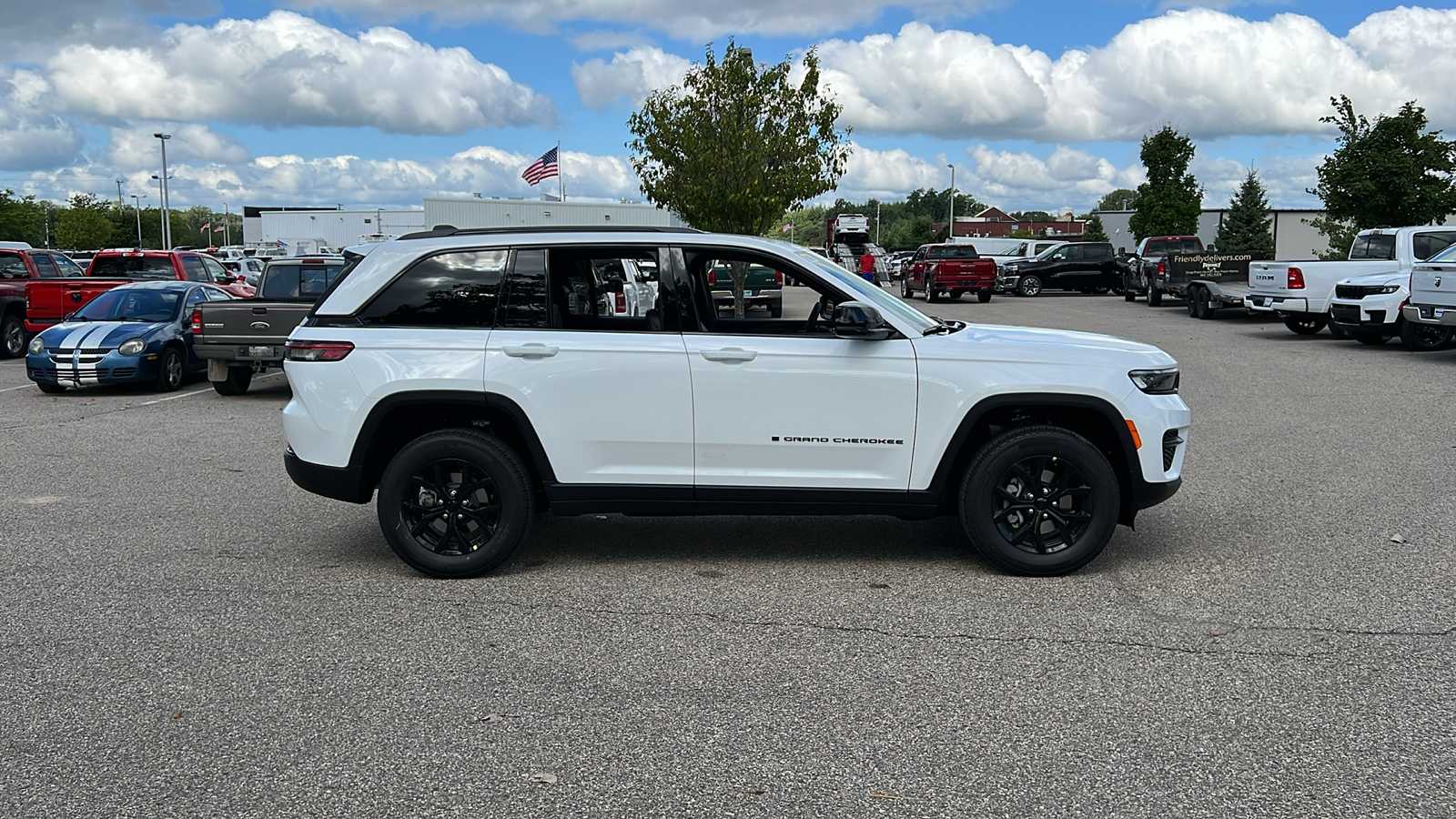 2024 Jeep Grand Cherokee Altitude 3