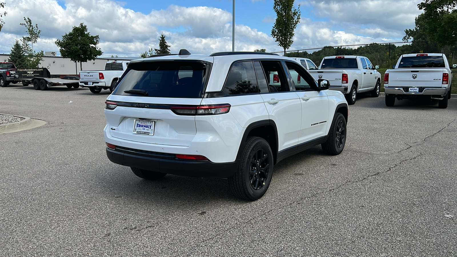 2024 Jeep Grand Cherokee Altitude 4