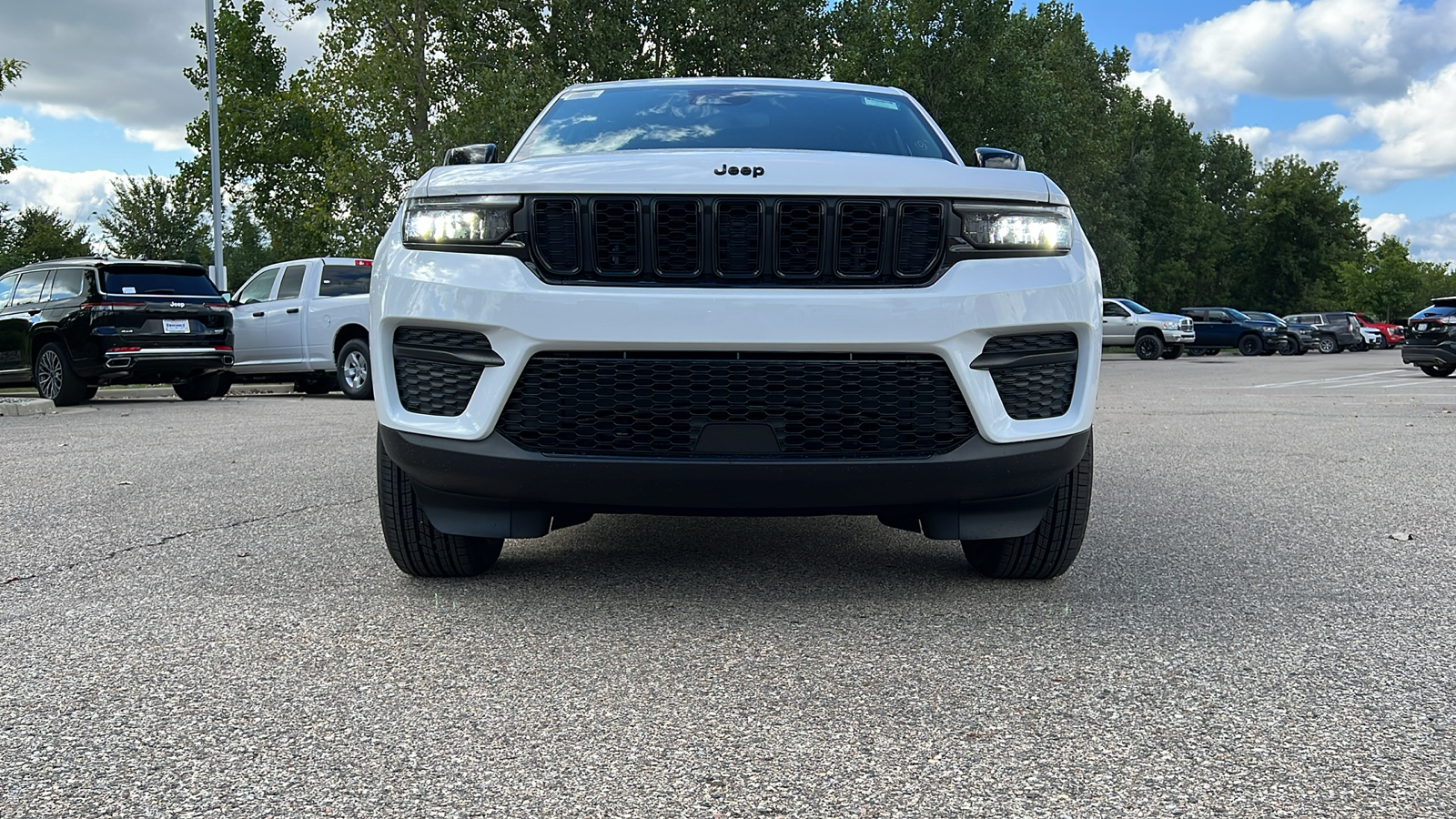 2024 Jeep Grand Cherokee Altitude 12