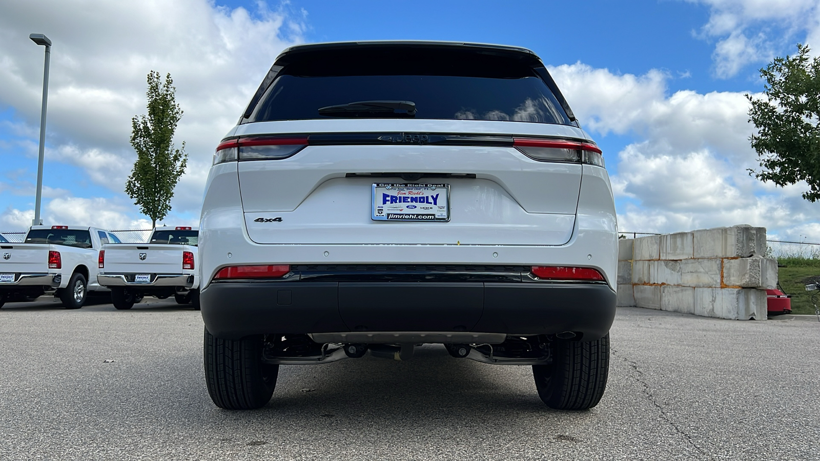 2024 Jeep Grand Cherokee Altitude 14