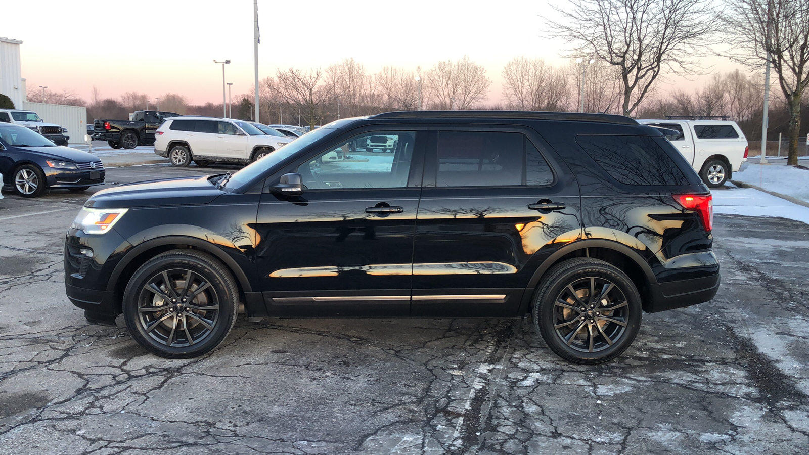 2018 Ford Explorer XLT 3