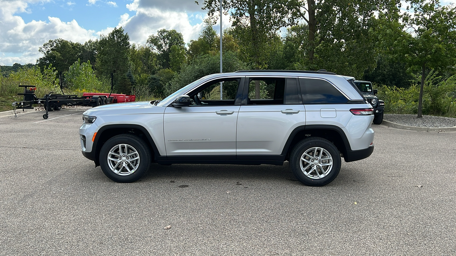 2024 Jeep Grand Cherokee Laredo 7