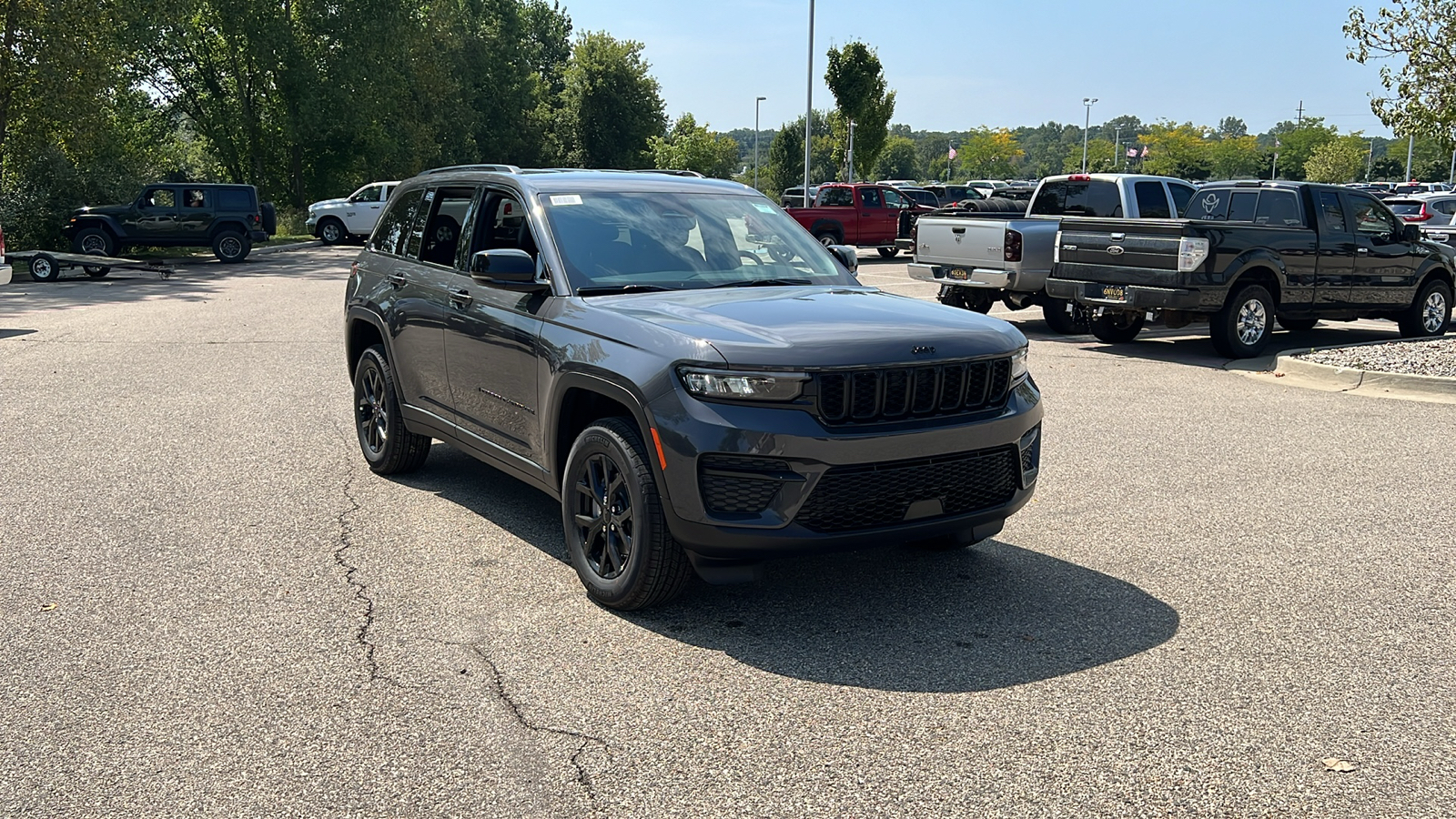 2024 Jeep Grand Cherokee Altitude 2