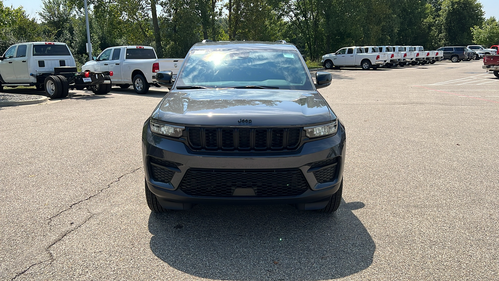 2024 Jeep Grand Cherokee Altitude 9