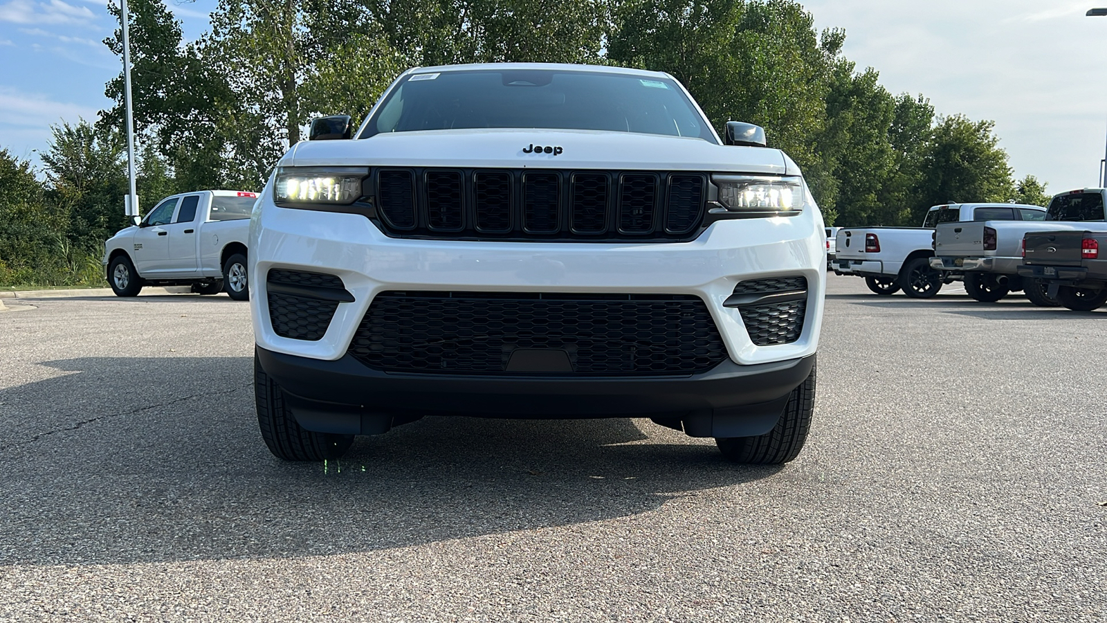 2024 Jeep Grand Cherokee Altitude X 12