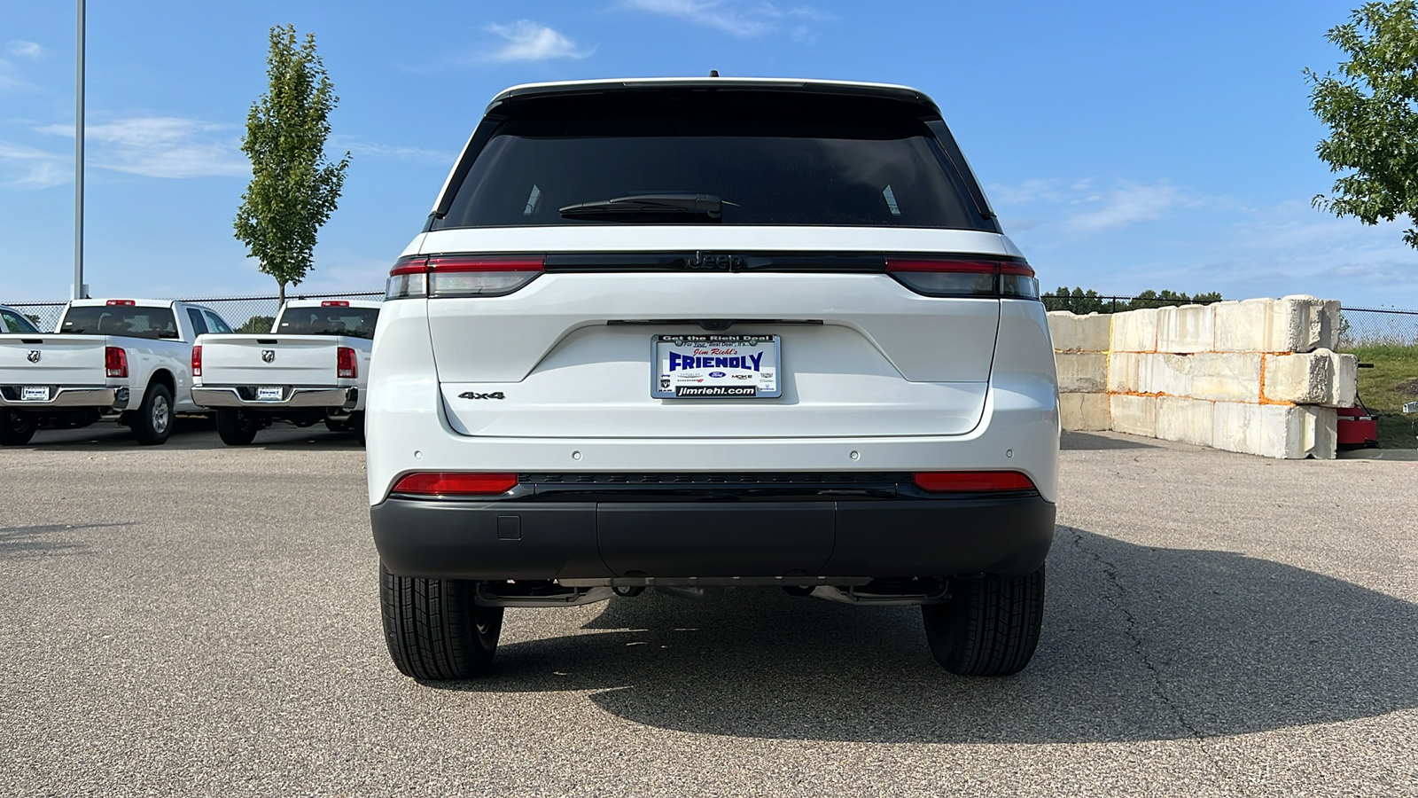 2024 Jeep Grand Cherokee Altitude X 14