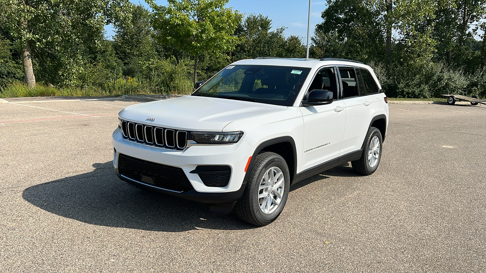 2024 Jeep Grand Cherokee Laredo 8