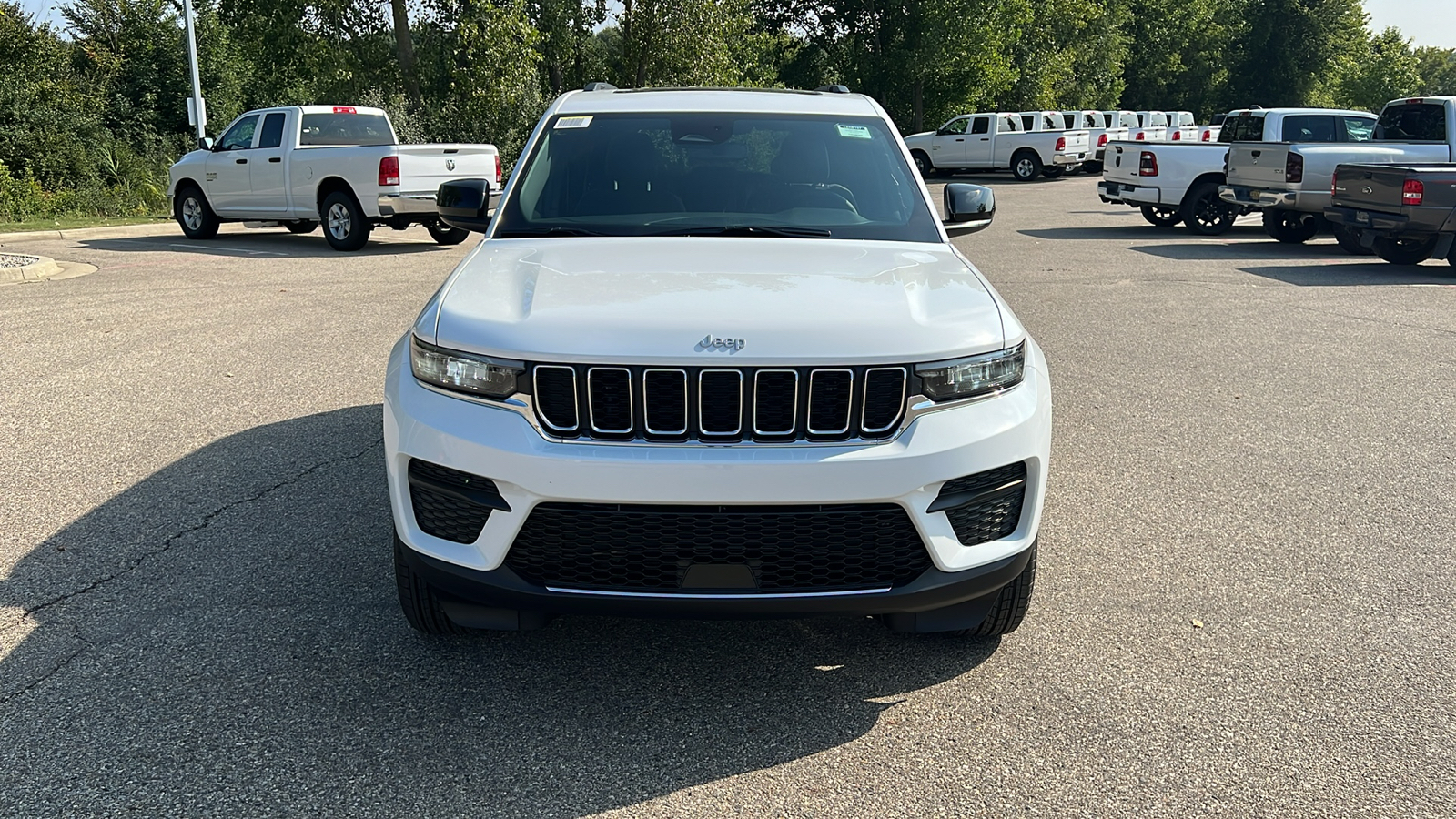 2024 Jeep Grand Cherokee Laredo 9