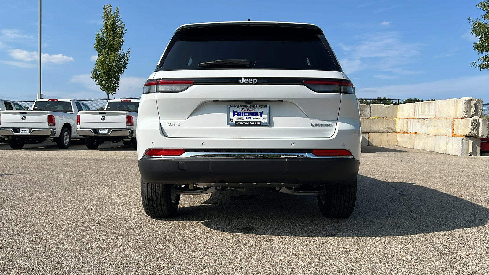 2024 Jeep Grand Cherokee Laredo 14