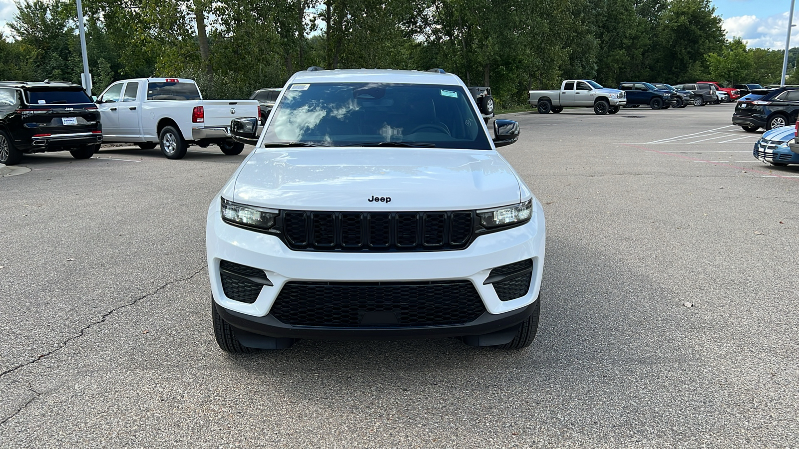 2024 Jeep Grand Cherokee Altitude 9