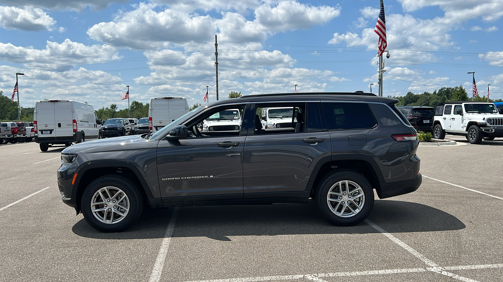 2024 Jeep Grand Cherokee L Laredo 7