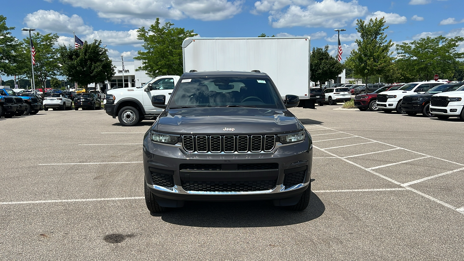 2024 Jeep Grand Cherokee L Laredo 9