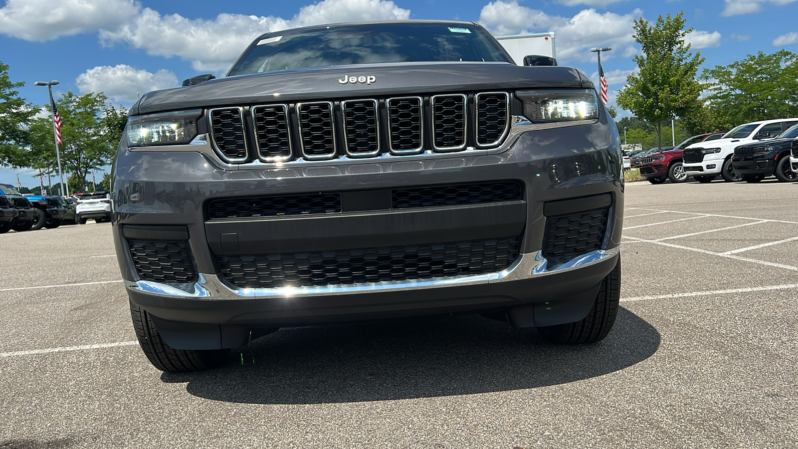 2024 Jeep Grand Cherokee L Laredo 12