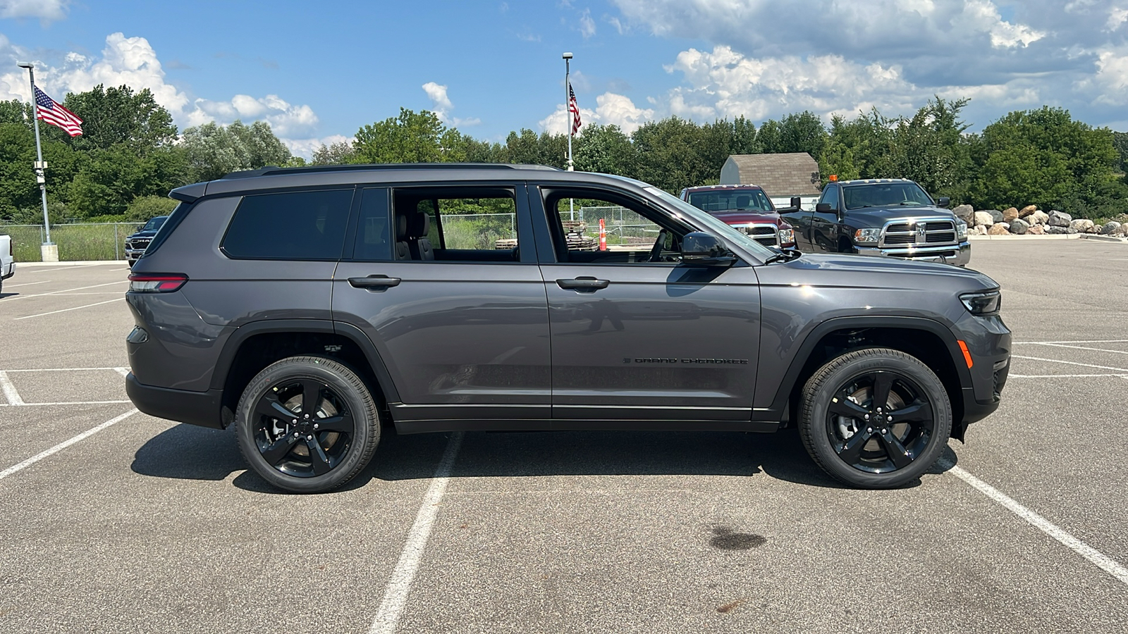 2024 Jeep Grand Cherokee L Limited 3