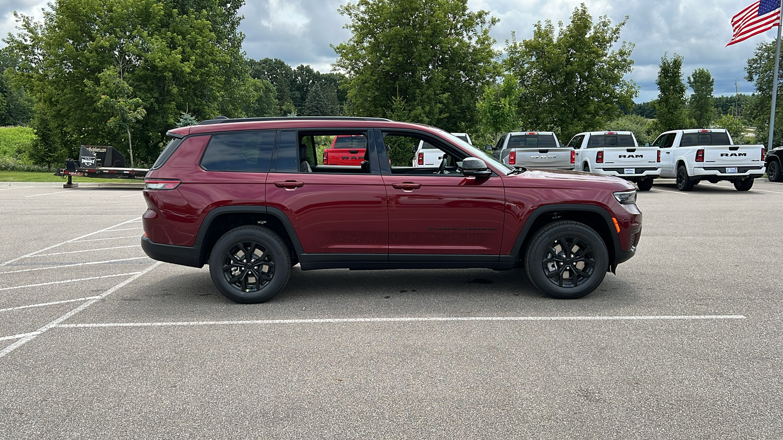 2024 Jeep Grand Cherokee L Altitude X 3