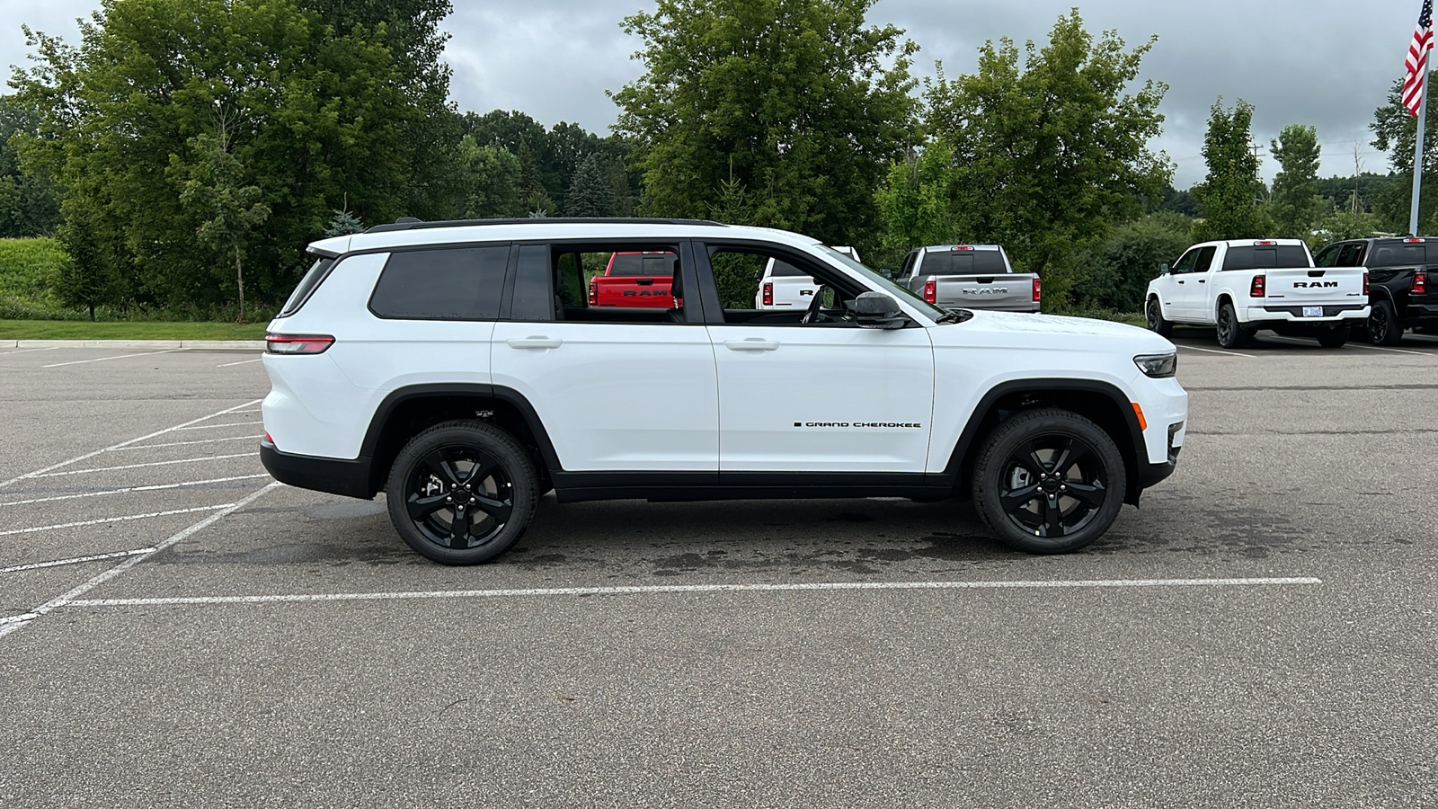 2024 Jeep Grand Cherokee L Limited 3