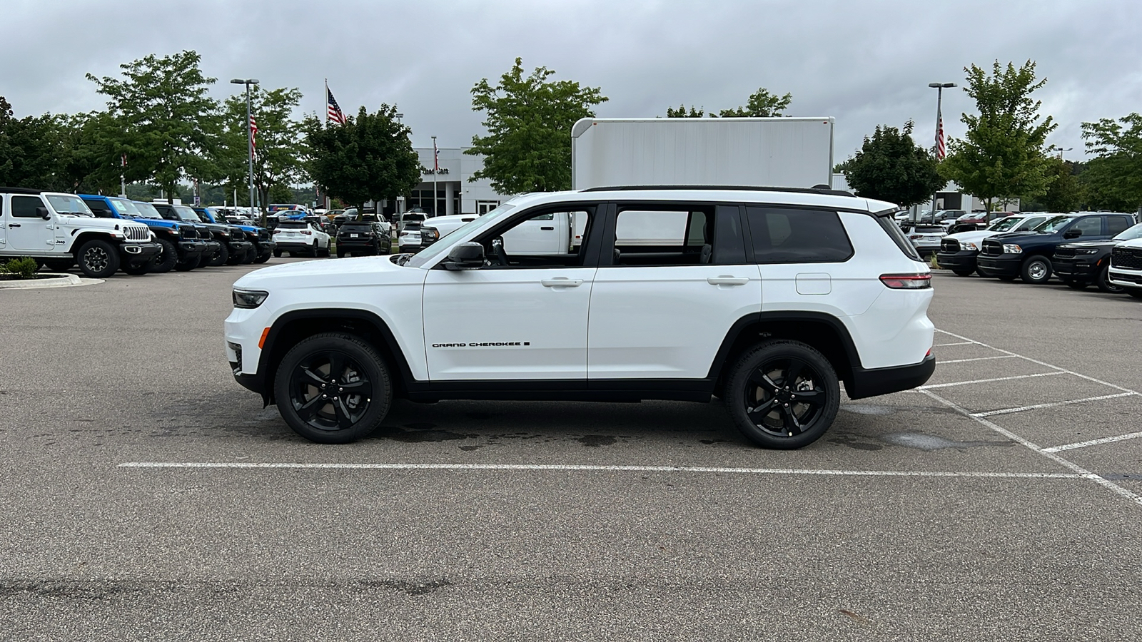 2024 Jeep Grand Cherokee L Limited 7