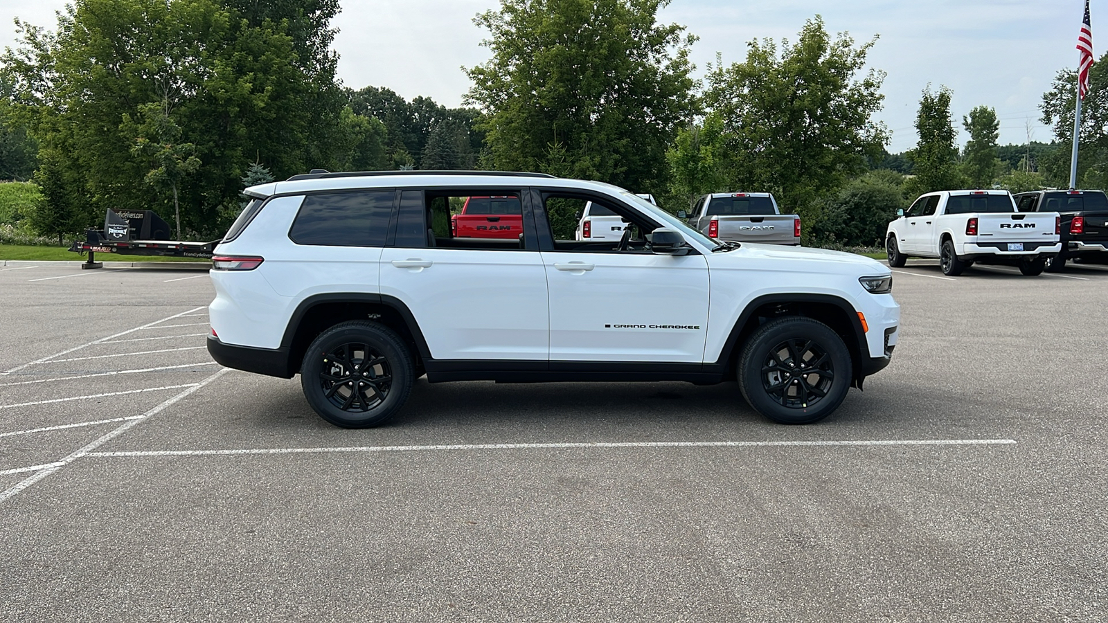 2024 Jeep Grand Cherokee L Altitude X 3