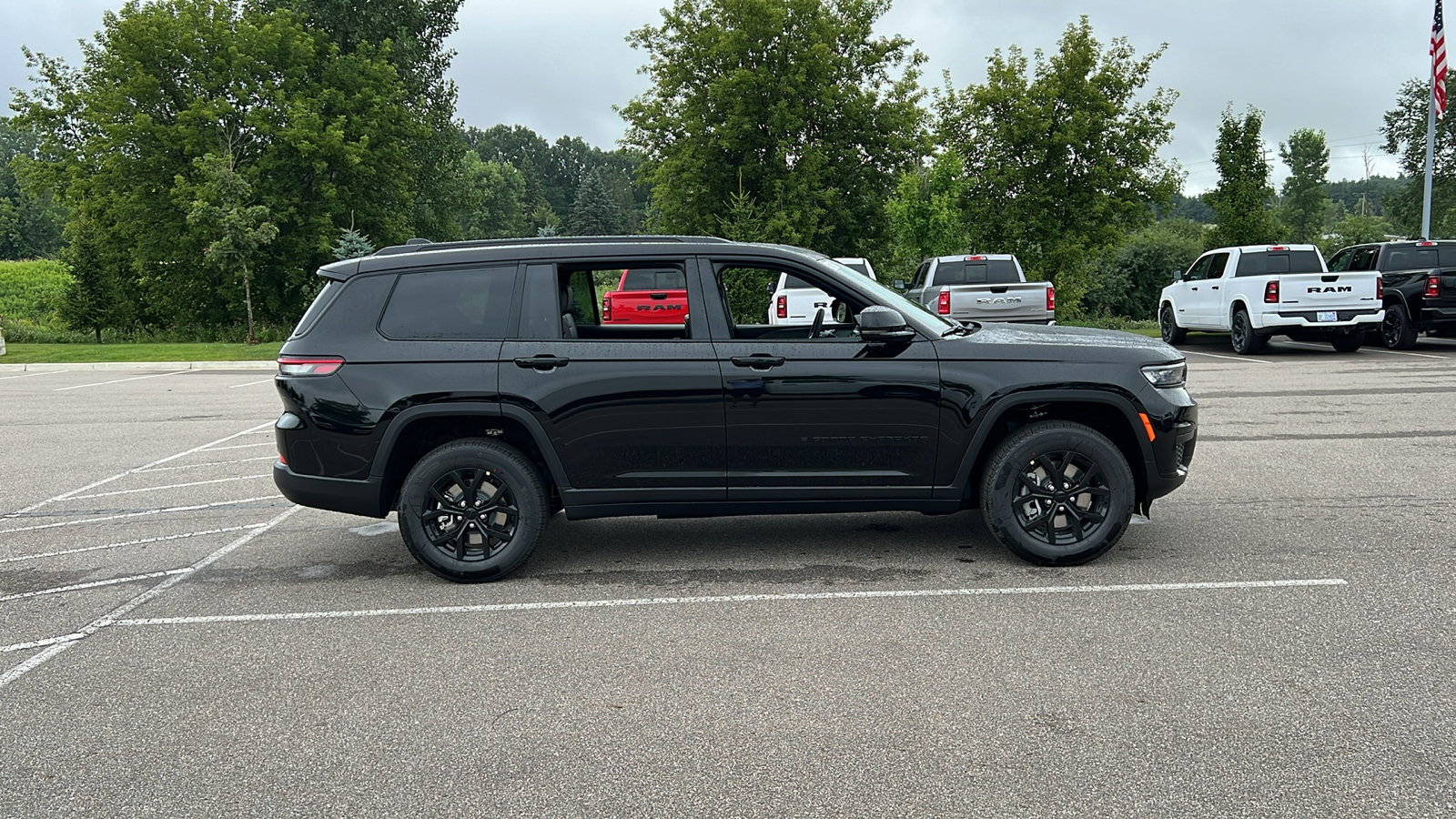 2024 Jeep Grand Cherokee L Altitude X 3